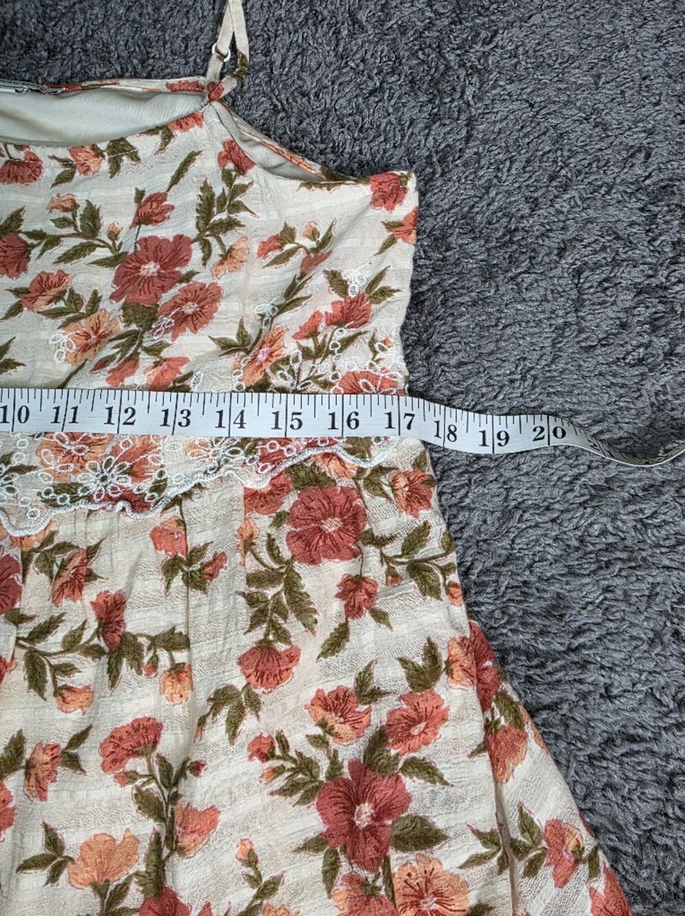 The AE Floral Embroidered Tiered Babydoll Dress in size S is a stylish and femin - Picture 11 of 12